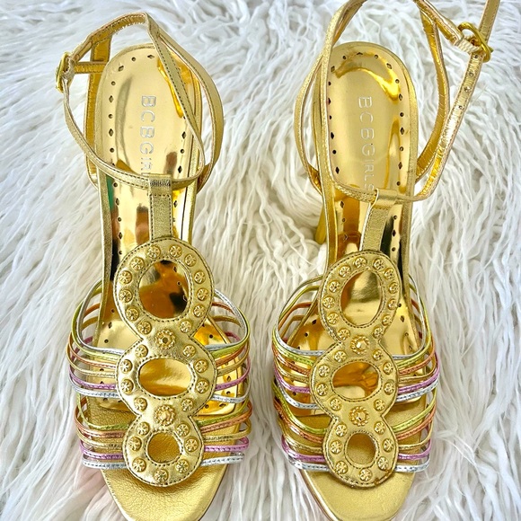 BCBGirls Gold Platform. - Picture 2 of 5